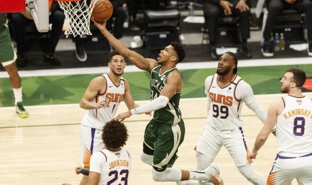 在线娱乐-字母哥新赛季尝试新角色 五号位或成希腊怪物归宿