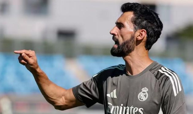 九游官网-阿韦洛亚2019年采访：维尼修斯让我充满期待；努力向穆帅看齐